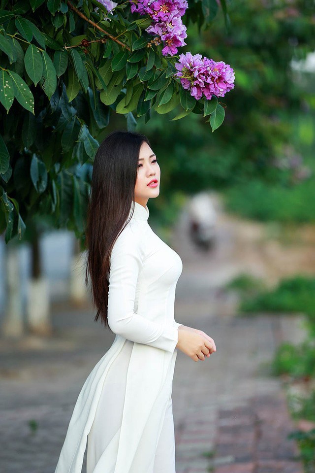 Thiếu nữ Hà thành đẹp dịu dàng bên hoa bằng lăng - ảnh 5