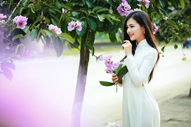 Thiếu nữ Hà thành đẹp dịu dàng bên hoa bằng lăng - ảnh 6