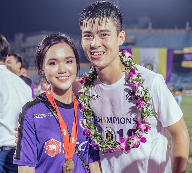 Bạn gái cầu thủ dự AFF Cup: Từ xinh đẹp, dịu dàng đến gợi cảm, cá tính - ảnh 1