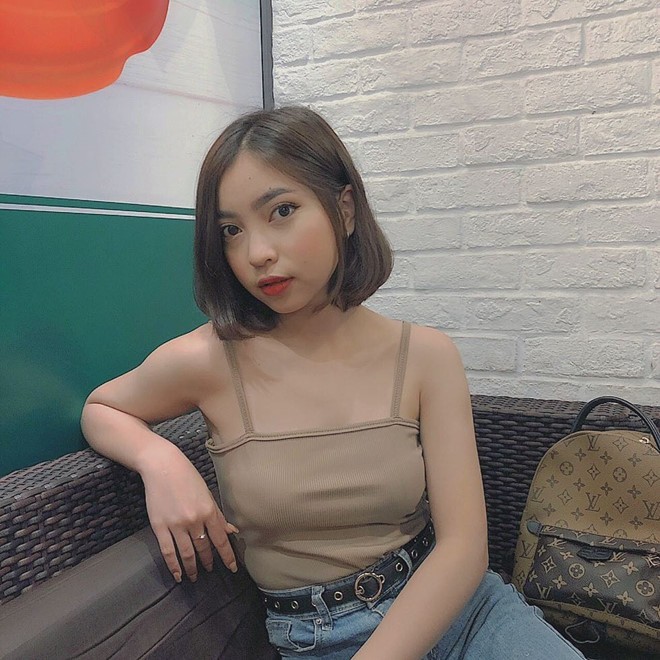 Bạn gái cầu thủ dự AFF Cup: Từ xinh đẹp, dịu dàng đến gợi cảm, cá tính - ảnh 4