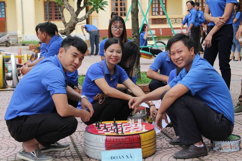 'Phù phép' phế liệu thành đồ chơi trẻ em - ảnh 6