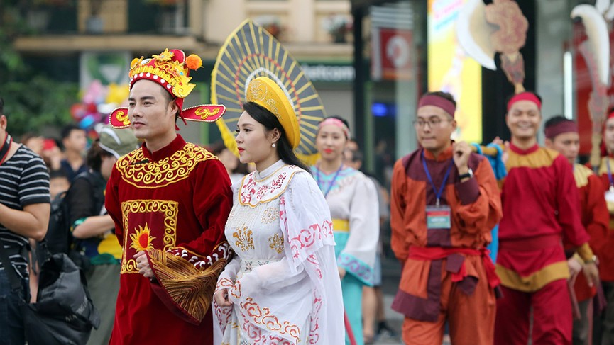 Cận cảnh lễ hội đường phố 'Tinh hoa Hà Nội - Hội tụ và Tỏa sáng' - ảnh 6