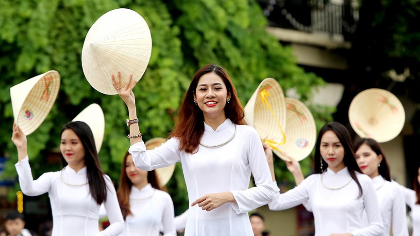 Cận cảnh lễ hội đường phố 'Tinh hoa Hà Nội - Hội tụ và Tỏa sáng' - ảnh 7