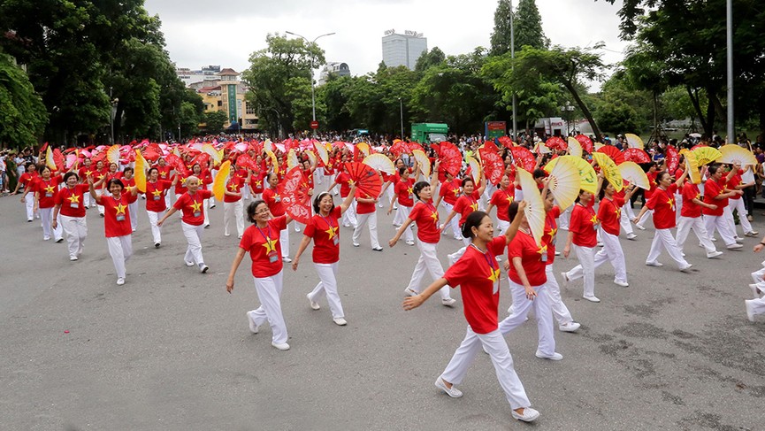 Cận cảnh lễ hội đường phố 'Tinh hoa Hà Nội - Hội tụ và Tỏa sáng' - ảnh 8