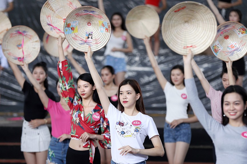 Ngập tiếng cười trong buổi tập chuẩn bị Gala 30 năm Hoa hậu Việt Nam - ảnh 6