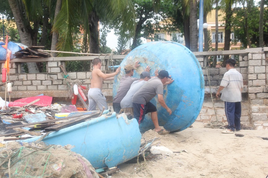 Tàu thuyền của ngư dân Vũng Tàu bị bão số 9 quật tan tành - ảnh 10