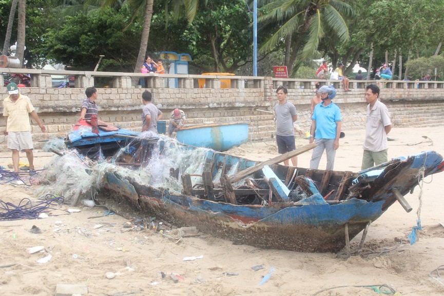 Tàu thuyền của ngư dân Vũng Tàu bị bão số 9 quật tan tành - ảnh 15