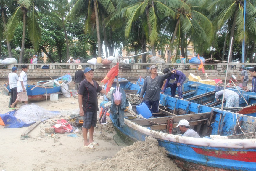 Tàu thuyền của ngư dân Vũng Tàu bị bão số 9 quật tan tành - ảnh 16
