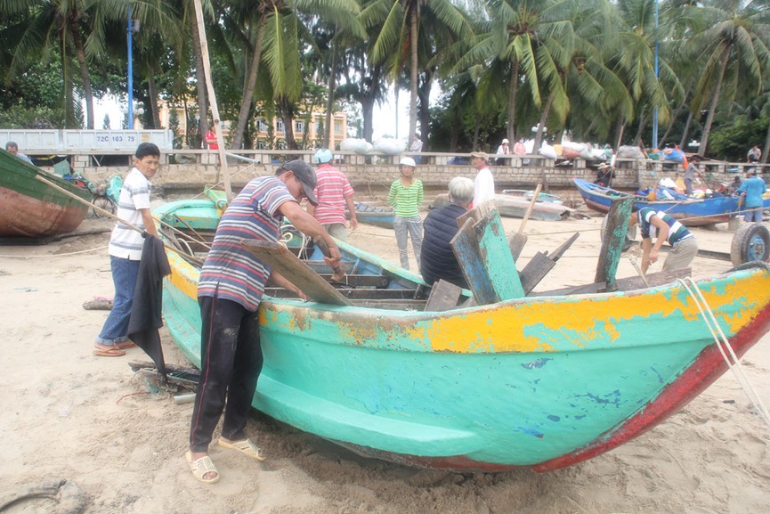 Tàu thuyền của ngư dân Vũng Tàu bị bão số 9 quật tan tành - ảnh 11