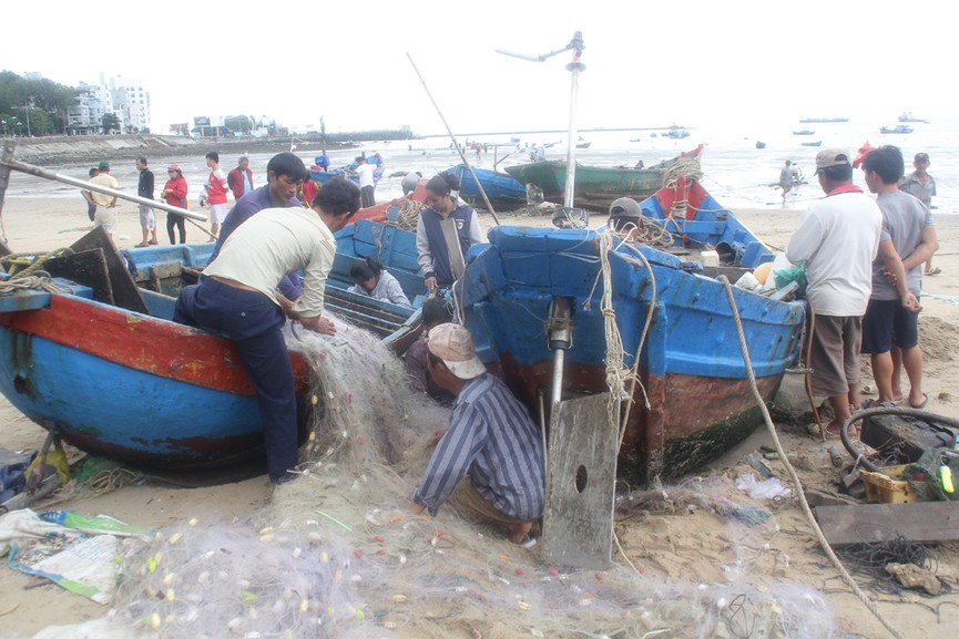 Tàu thuyền của ngư dân Vũng Tàu bị bão số 9 quật tan tành - ảnh 13