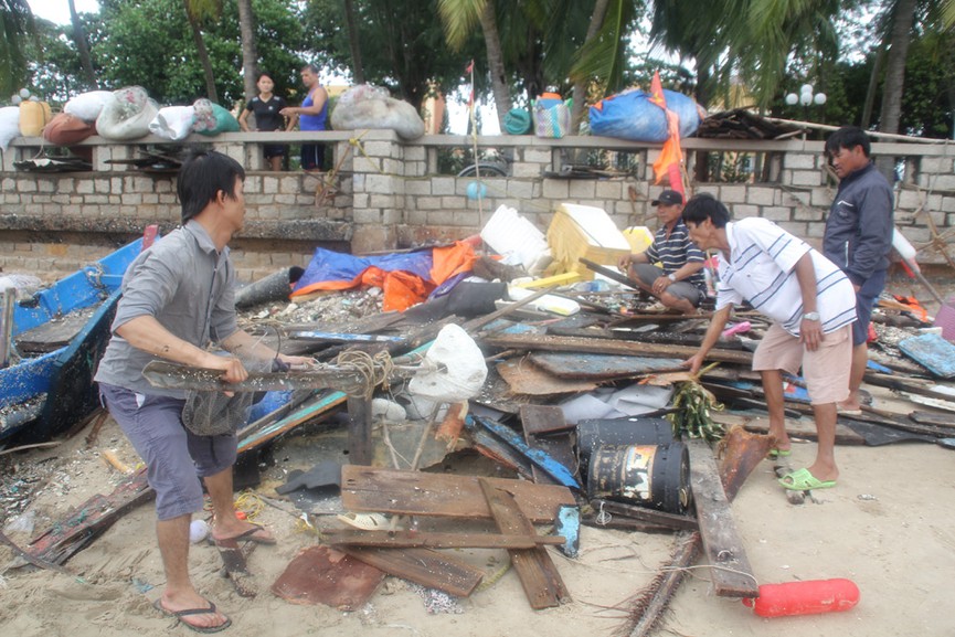 Tàu thuyền của ngư dân Vũng Tàu bị bão số 9 quật tan tành - ảnh 14