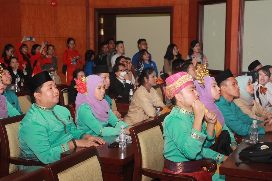 Đặc sắc đêm hội văn hóa của thanh niên Tàu Thanh niên SSEAYP - ảnh 9