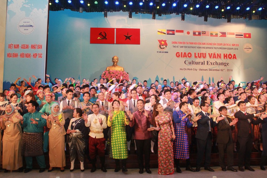Đặc sắc đêm hội văn hóa của thanh niên Tàu Thanh niên SSEAYP - ảnh 12