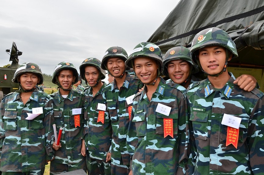 Pháo phòng không phô diễn hỏa lực tại trường bắn TB-1 - ảnh 9