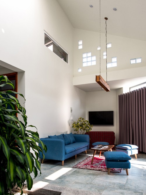 Cận cảnh ngôi nhà giấu kín tầng 2 dưới lớp mái dốc ở Đà Lạt - ảnh 6