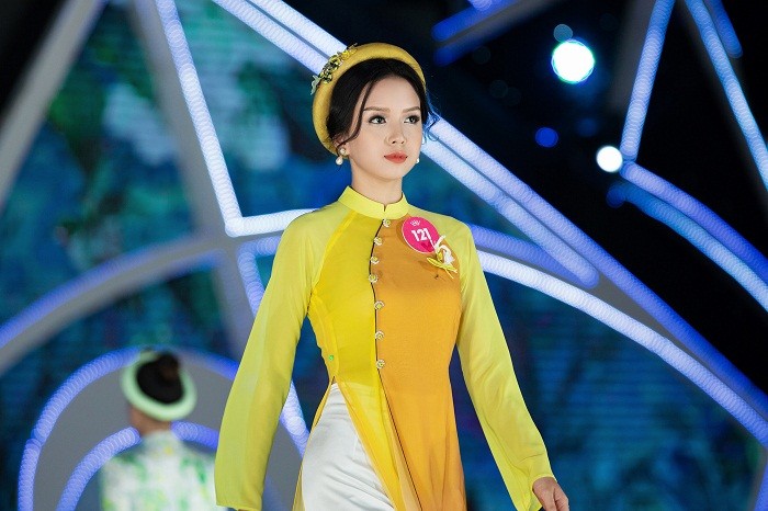 Nét duyên dáng của thí sinh HHVN 2018 trong tà áo dài thướt tha - ảnh 5