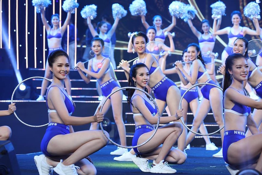 Thí sinh HHVN khoe body nóng bỏng trong Gala 30 năm tại Tuần Châu - ảnh 1