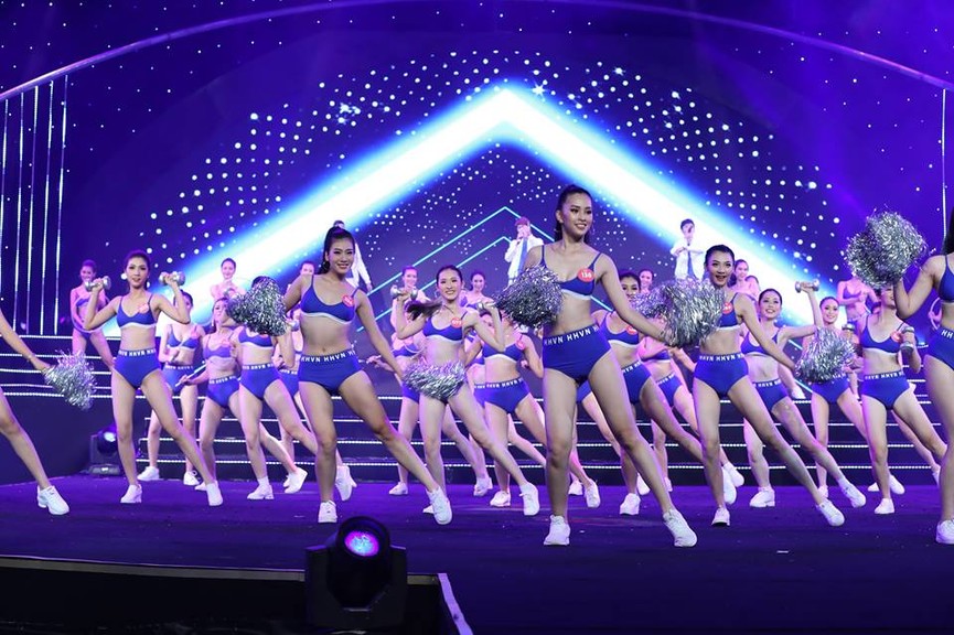 Thí sinh HHVN khoe body nóng bỏng trong Gala 30 năm tại Tuần Châu - ảnh 5