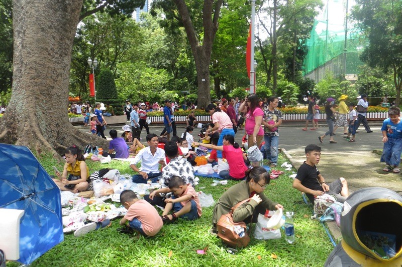 Dân Sài Gòn chen nhau ngạt thở ở Thảo Cầm Viên chơi lễ 2/9 - ảnh 19