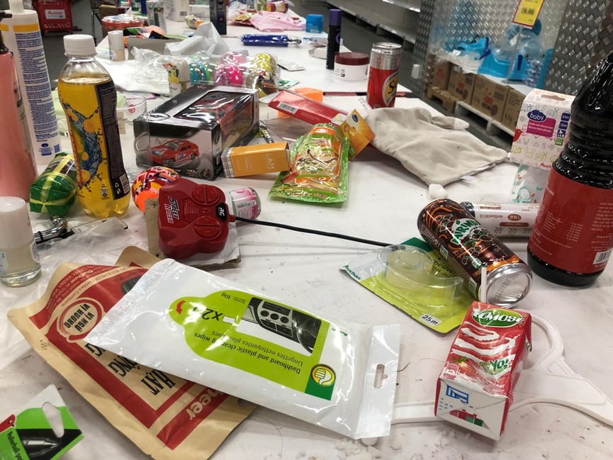 Siêu thị Auchan 'tan hoang' sau thông tin xả hàng rút khỏi Việt Nam - ảnh 16