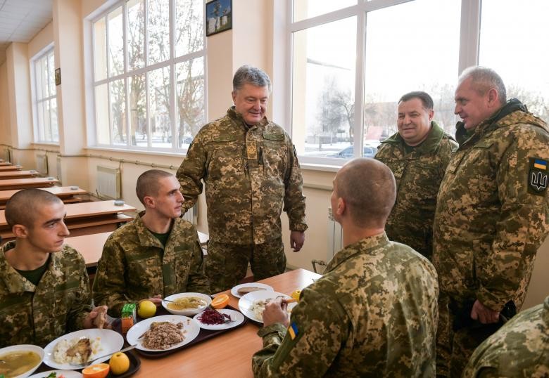 Ukraine tổ chức nhiều cuộc tập trận giữa lúc căng thẳng với Nga - ảnh 15