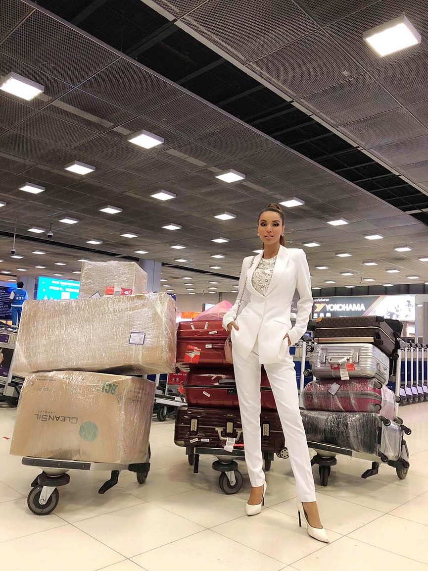 Khả Trang đội vương miện ra sân bay đi Thái Lan thi Siêu mẫu quốc tế - ảnh 5