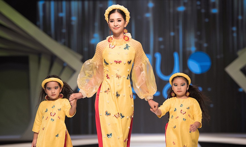 Hoa hậu Tiểu Vy đẹp mơ màng với áo dài, làm vedette sàn catwalk - ảnh 6