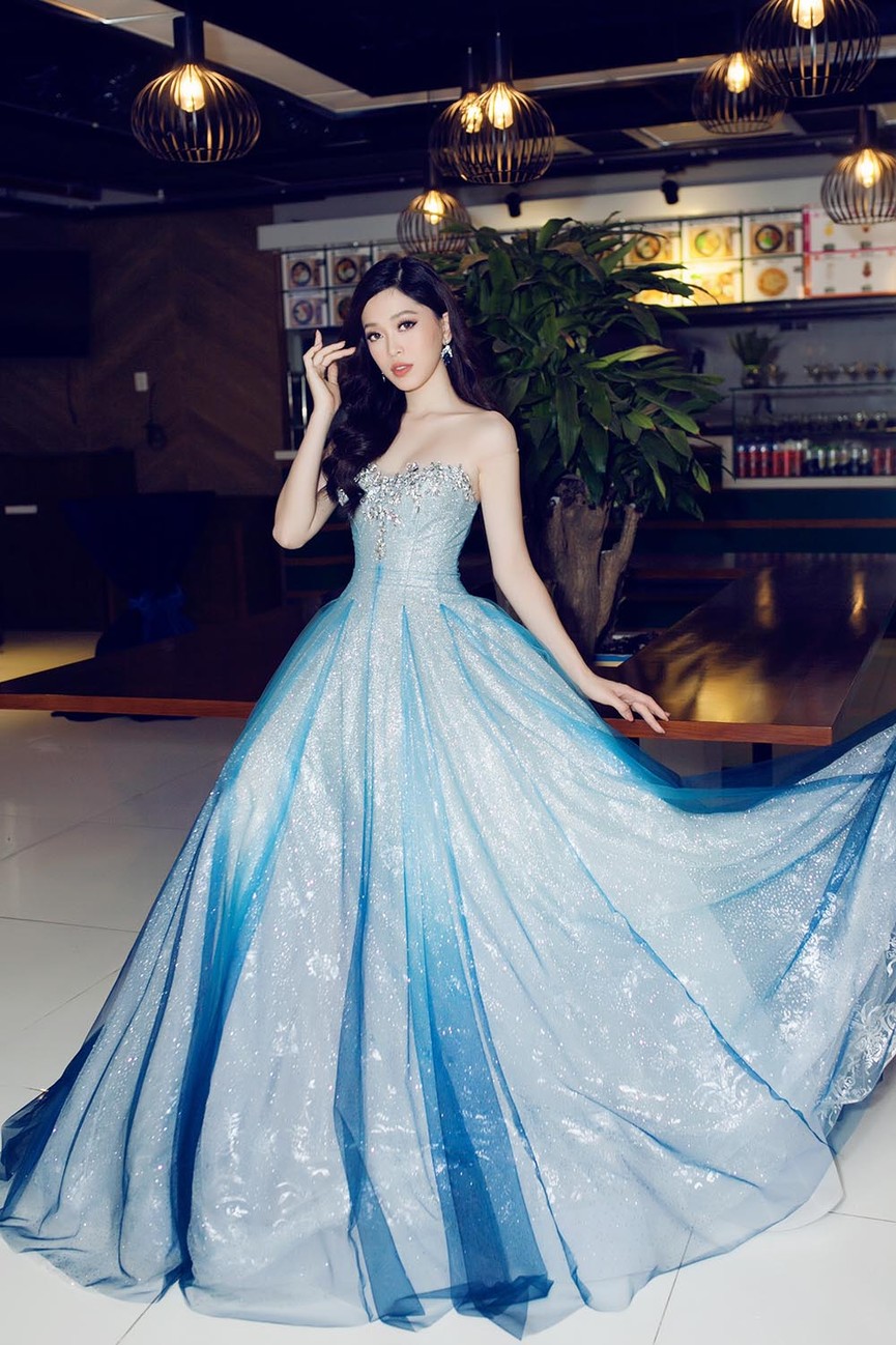 Á hậu Phương Nga, Thuý An đẹp 'mười phân vẹn mười' trên thảm đỏ - ảnh 2