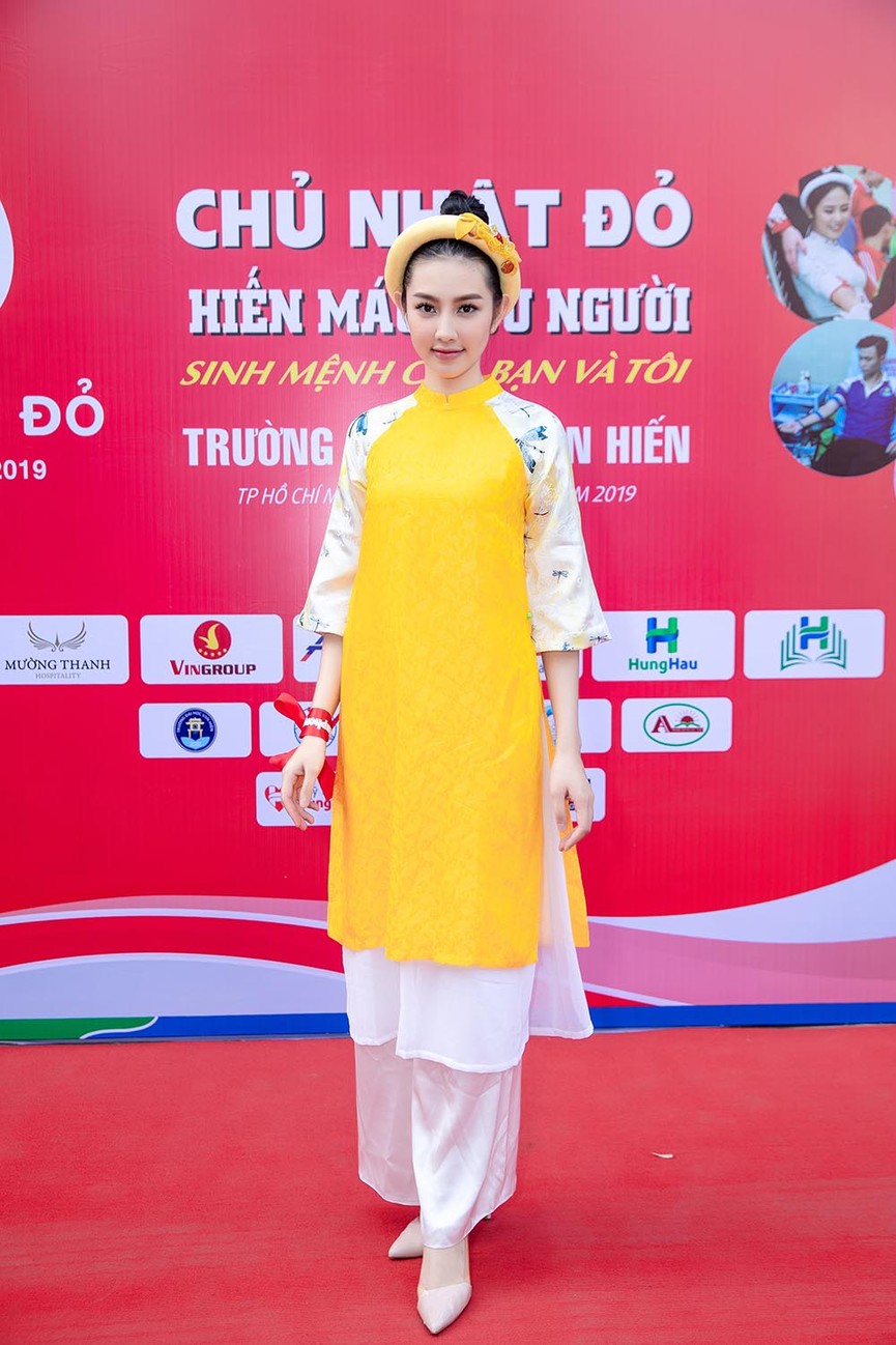 Á hậu Phương Nga, Người đẹp Thuỳ Tiên rạng rỡ tại ngày Chủ Nhật Đỏ - ảnh 5