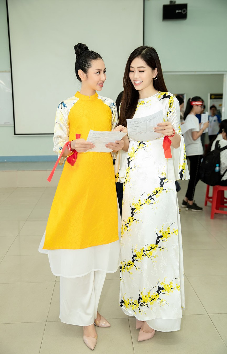 Á hậu Phương Nga, Người đẹp Thuỳ Tiên rạng rỡ tại ngày Chủ Nhật Đỏ - ảnh 11