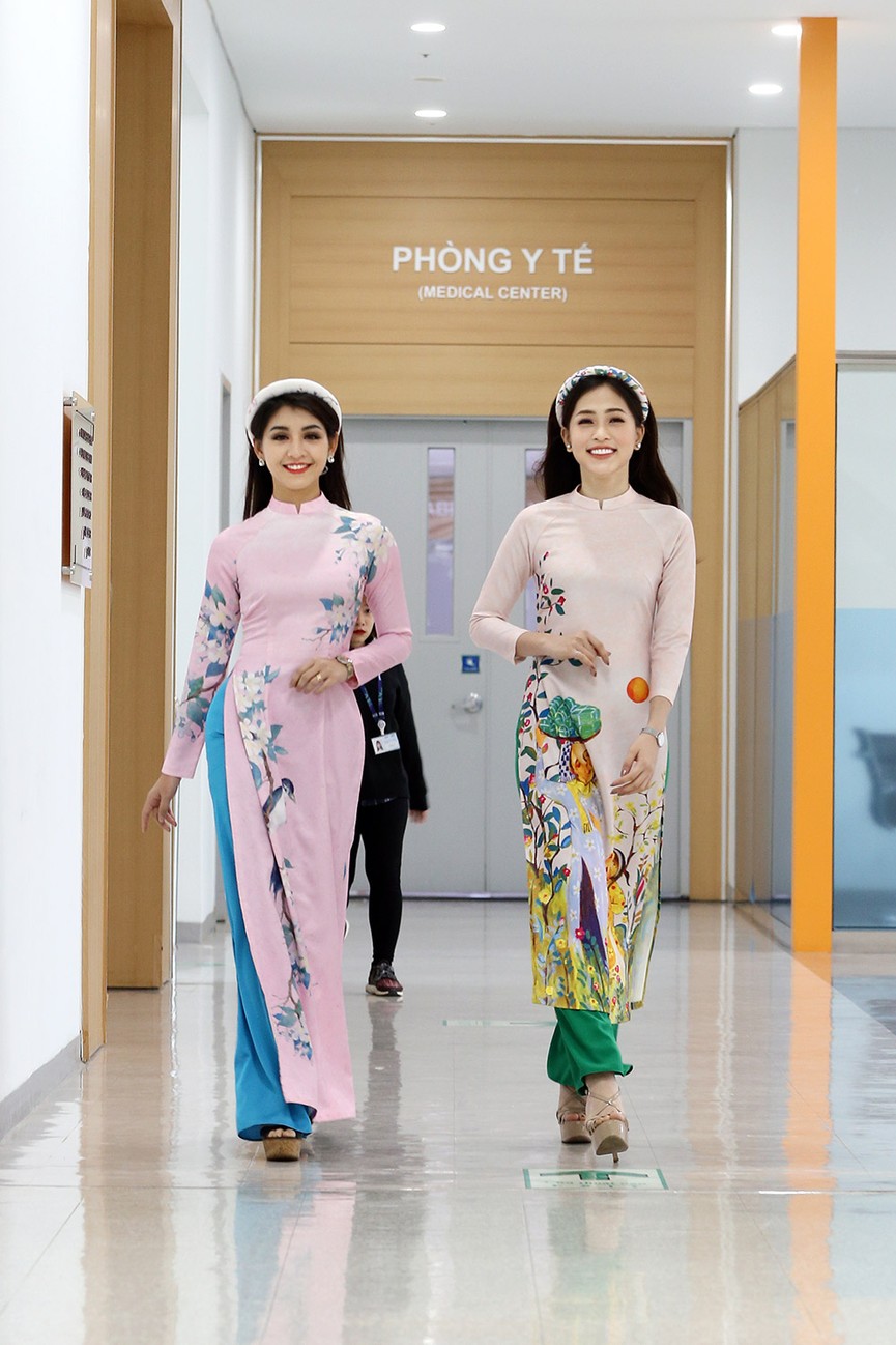 Á hậu Phương Nga, người đẹp Lê Thanh Tú 'đọ sắc' với áo dài khăn đóng - ảnh 1