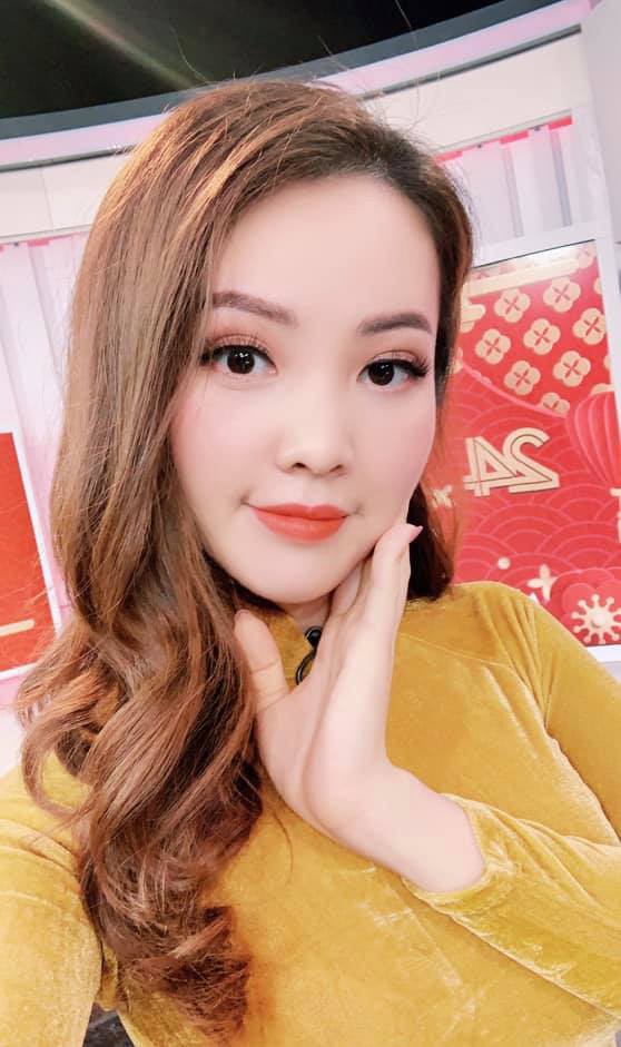 Á hậu Huyền My cùng em trai mặc đồ đôi xuất ngoại đầu năm - ảnh 9