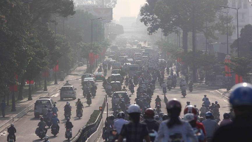 TPHCM chìm trong sương mù, mờ ảo như trời Đà Lạt - ảnh 11