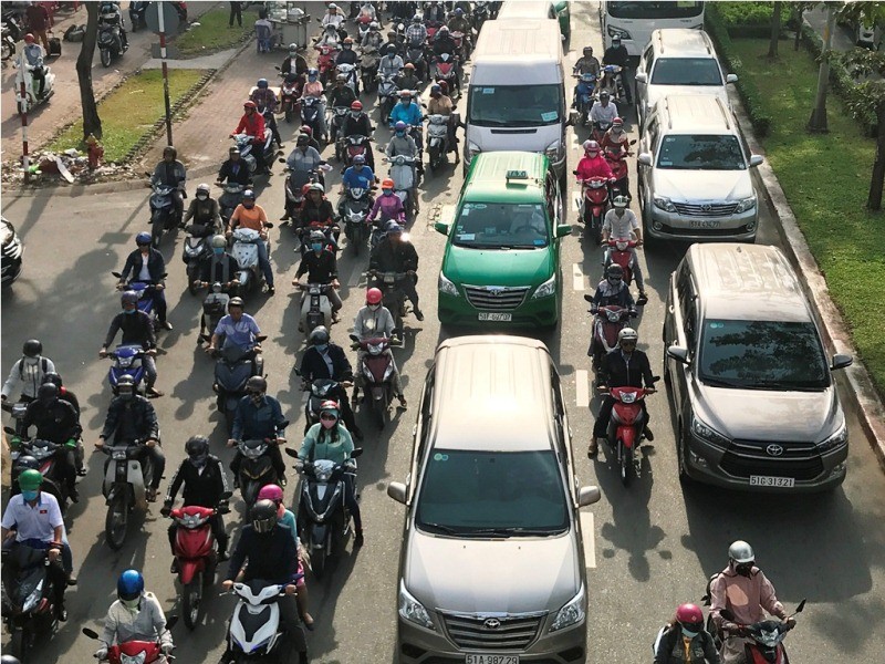 Cửa ngõ Sài Gòn kẹt xe kinh hoàng nhiều giờ - ảnh 4