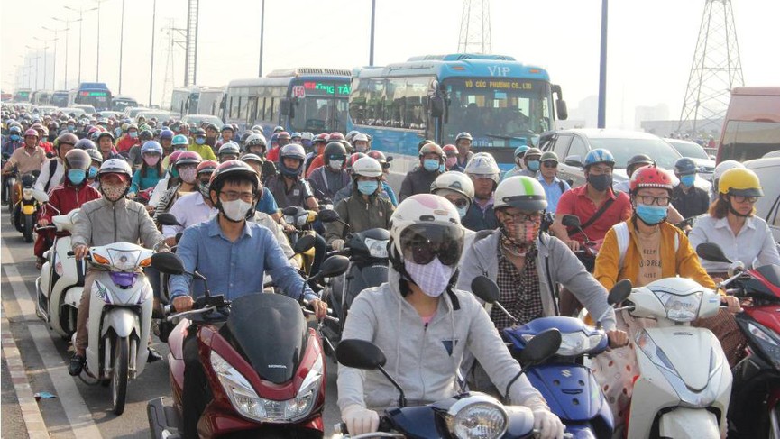 Cửa ngõ Sài Gòn kẹt xe kinh hoàng nhiều giờ - ảnh 11