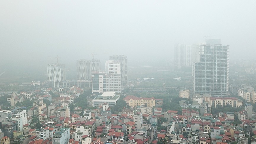 Hà Nội mịt mù trong sương sớm - ảnh 11