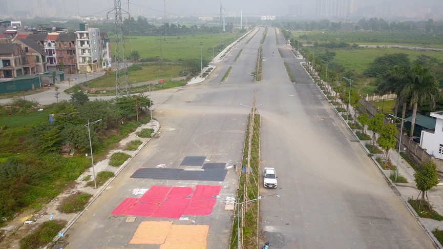 Toàn cảnh con đường 1.500 tỉ dang dở, dân muốn đi qua phải xin phép - ảnh 8