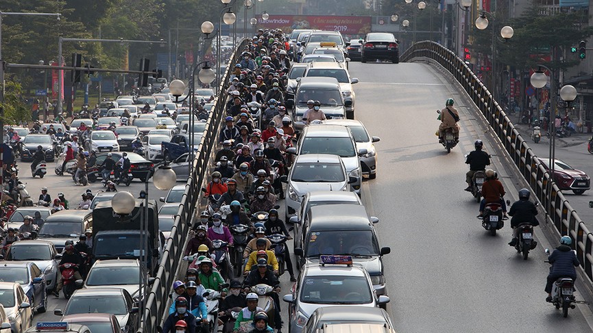 Chôn chân hàng giờ vì ùn tắc kinh hoàng trong ngày 27 Tết - ảnh 4