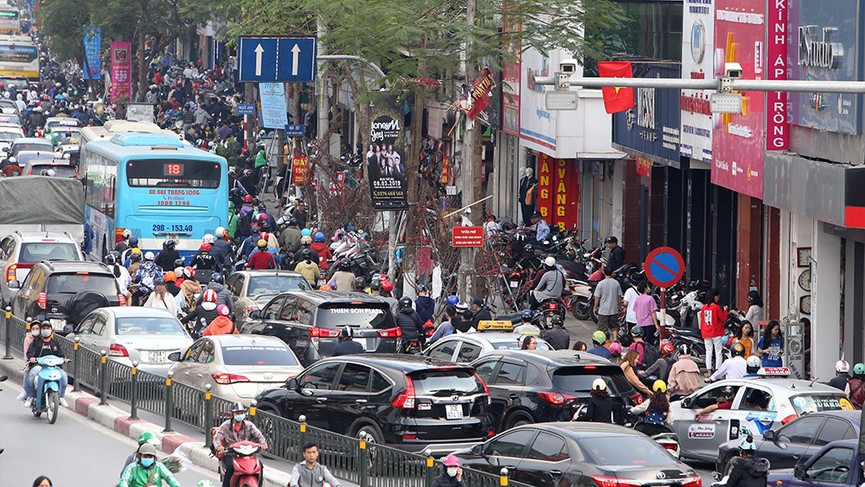 Chôn chân hàng giờ vì ùn tắc kinh hoàng trong ngày 27 Tết - ảnh 5