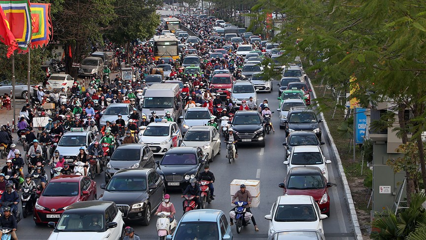 Chôn chân hàng giờ vì ùn tắc kinh hoàng trong ngày 27 Tết - ảnh 12
