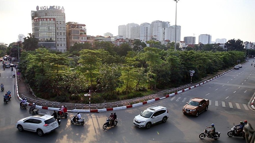 Giữa ngày nắng đổ lửa Hà thành, 'thiên đường' bóng mát là đây - ảnh 5