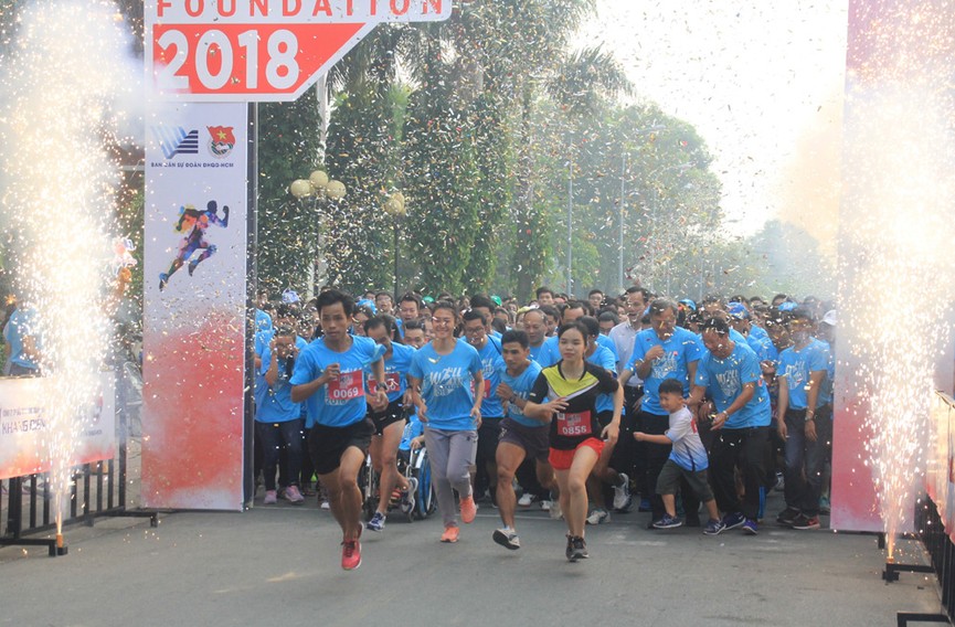 Trao 30 suất học bổng Nghị lực đến các HSSV vượt khó vươn lên - ảnh 2