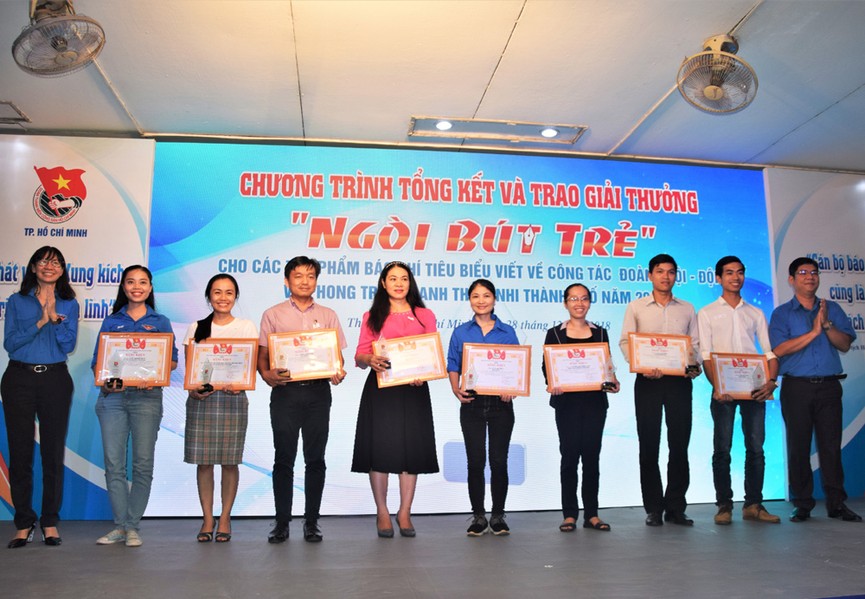 Thành Đoàn TPHCM trao 41 giải thưởng Ngòi bút trẻ - ảnh 4