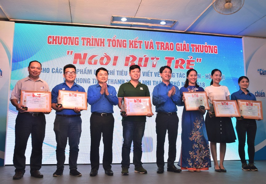 Thành Đoàn TPHCM trao 41 giải thưởng Ngòi bút trẻ - ảnh 3