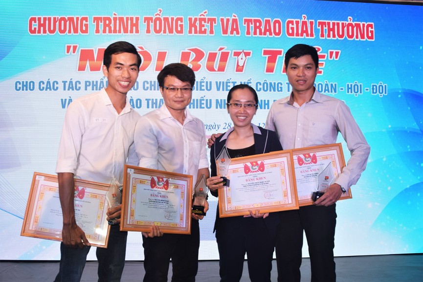Thành Đoàn TPHCM trao 41 giải thưởng Ngòi bút trẻ - ảnh 5