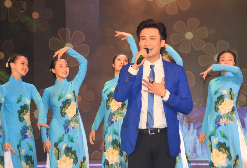 Ca sỹ Chí Thiện: Chủ nhật Đỏ giúp người khác một cách rõ ràng nhất - ảnh 3