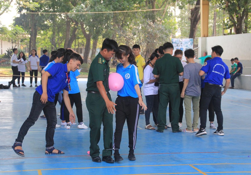 Sinh viên TPHCM tự hào truyền thống Biên phòng Việt Nam - ảnh 4