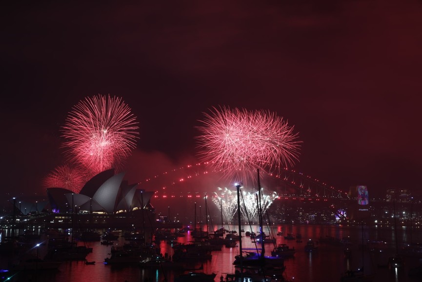 Choáng ngợp trước màn pháo hoa rực rỡ ở Sydney trước giao thừa 2019 - ảnh 6