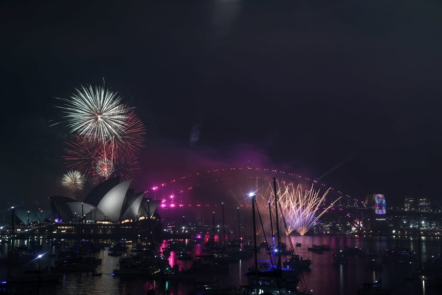Choáng ngợp trước màn pháo hoa rực rỡ ở Sydney trước giao thừa 2019 - ảnh 8