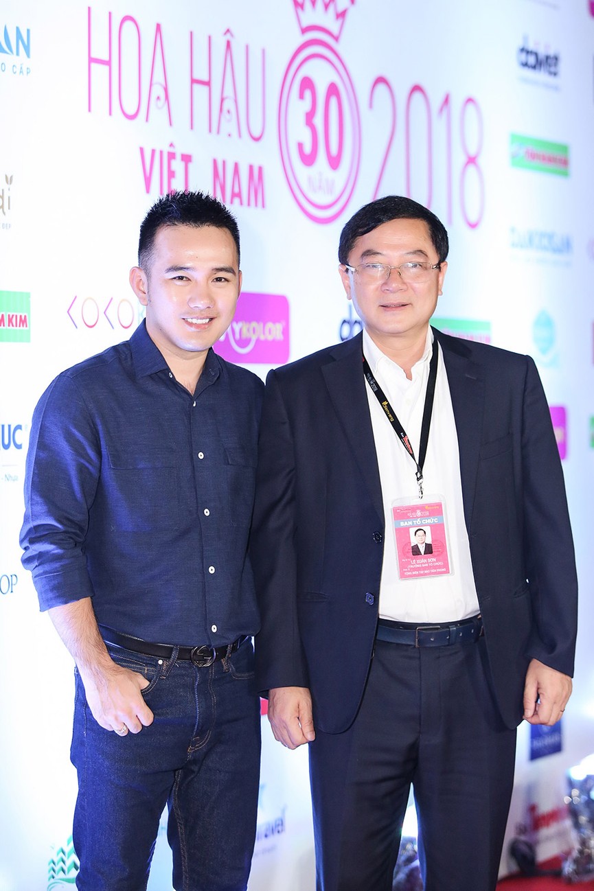 Hoa hậu Đỗ Mỹ Linh mê hoặc với tóc ngắn lạ lẫm - ảnh 11